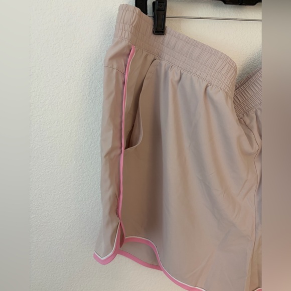 NWT Women's Tan Athletic Shorts with Pink Trim XXL (20/22W) - Picture 3 of 6